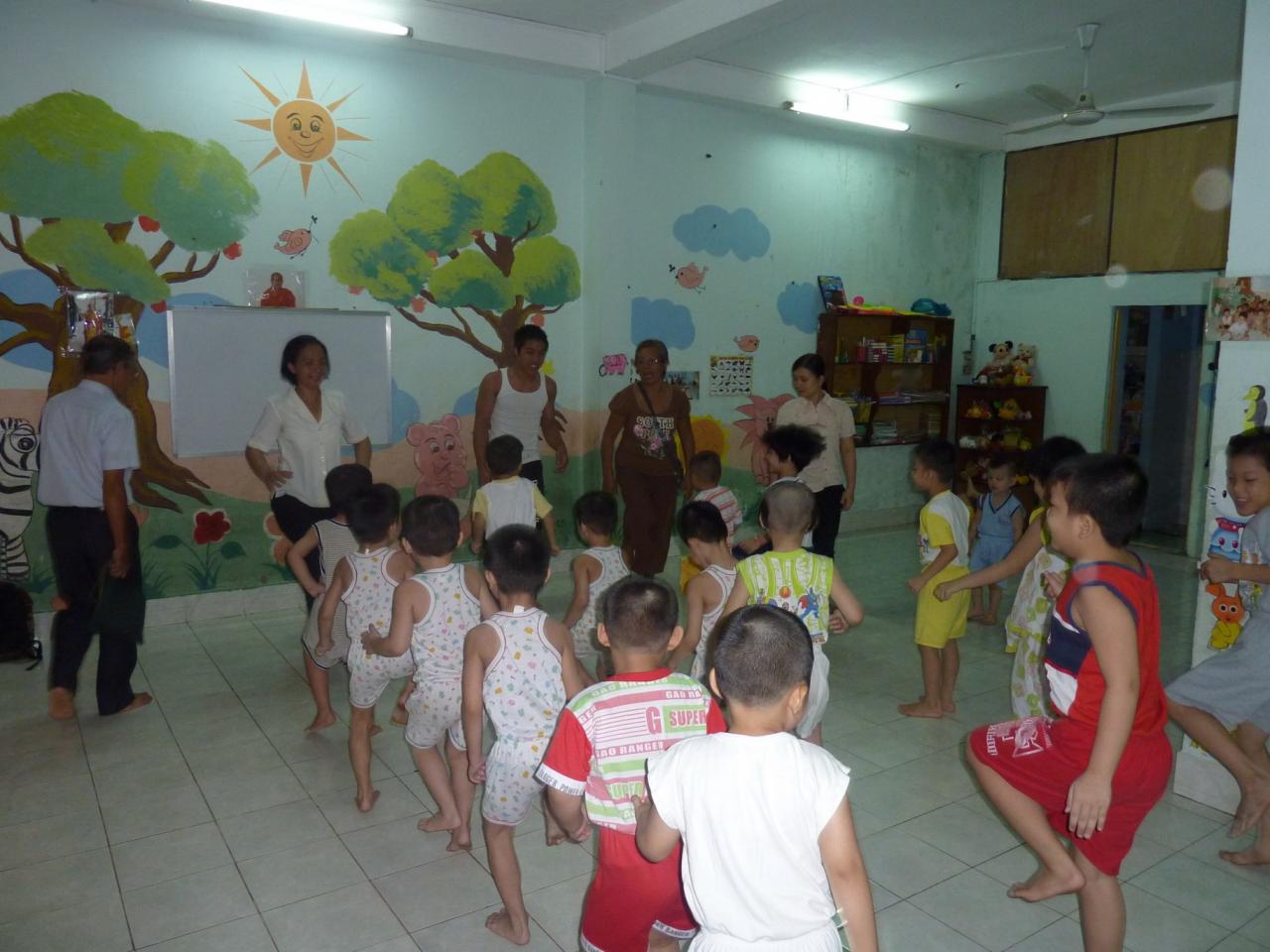 séance de Taï Chi à Ky Quang II pour les enfants valides